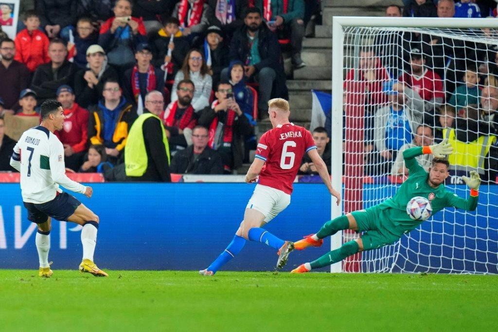 C朗今仗埋門表現一般