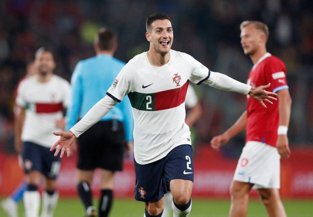 葡萄牙右閘達洛治梅開二度