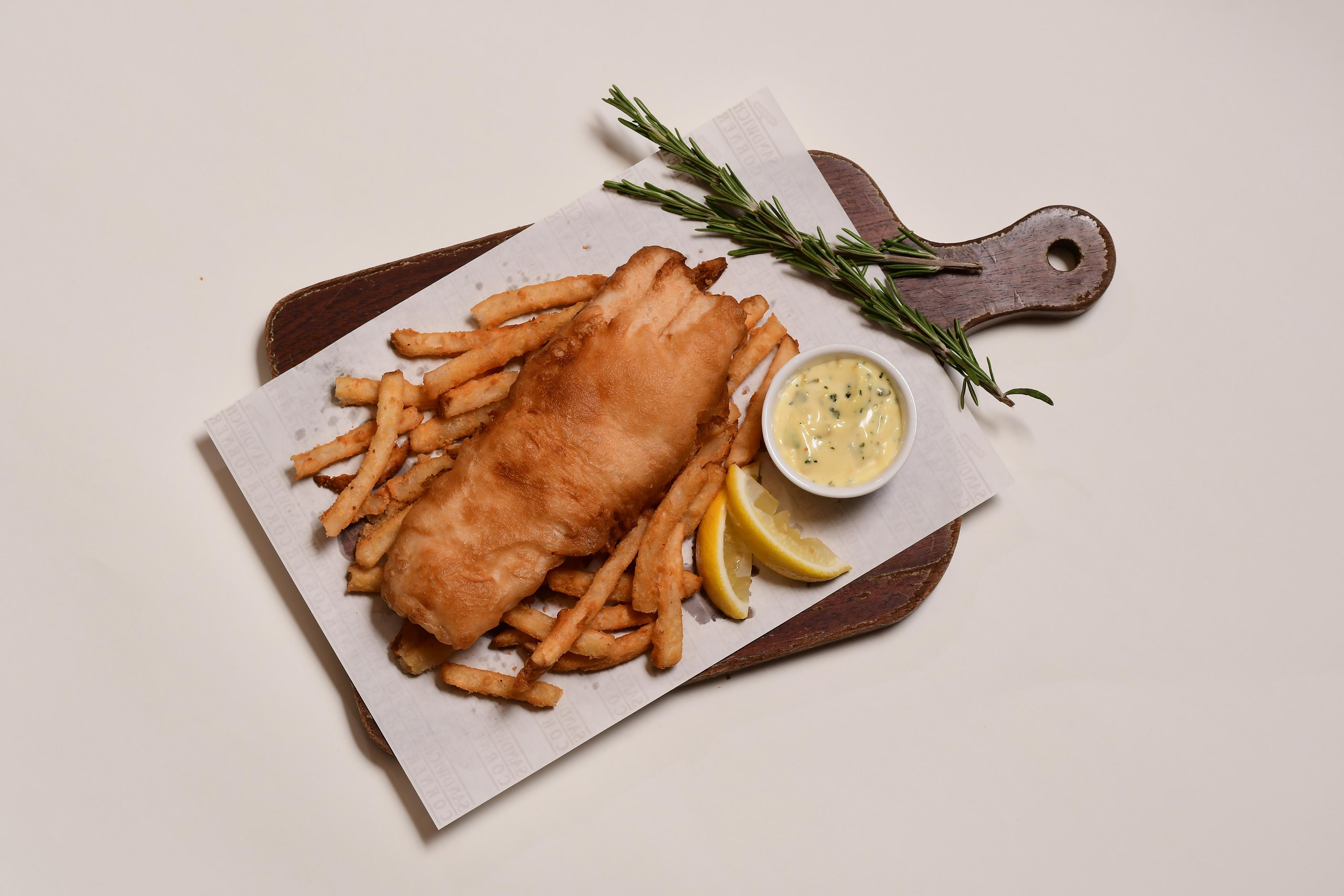 炸魚薯條配他他醬