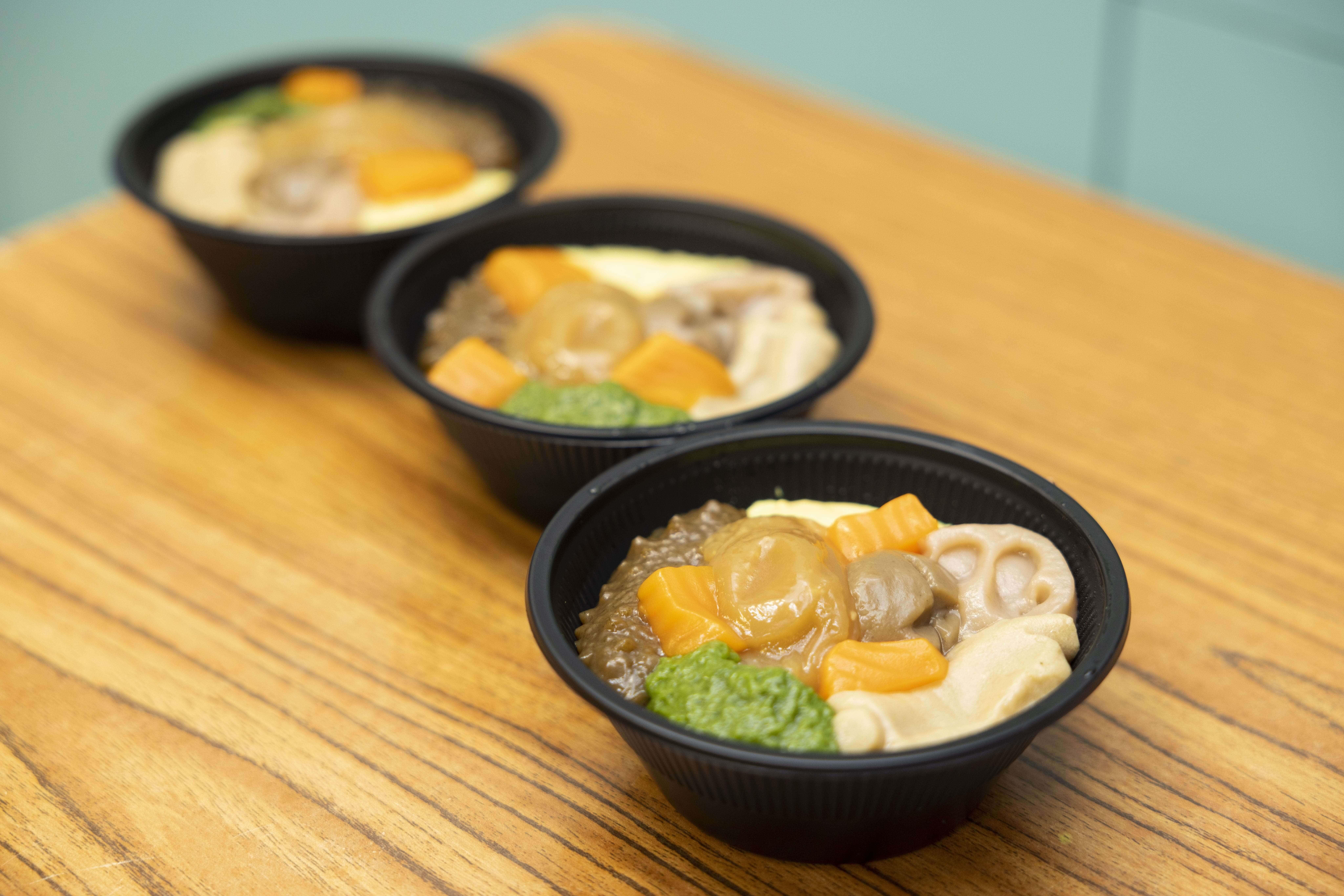 由保良局社企餐飲業務「一點回味」製作的養生軟餐盆菜。