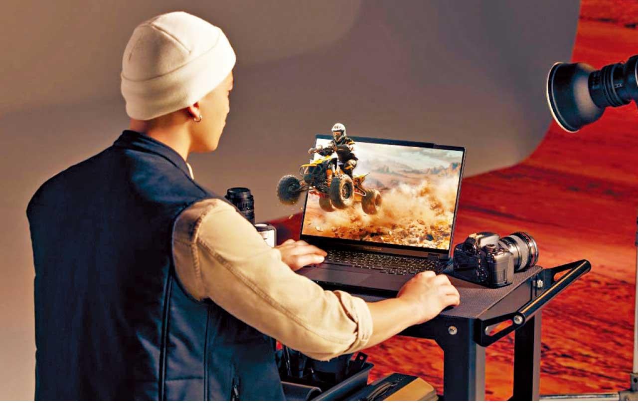 CES 2023前哨戰 ASUS Spatial Vision玩裸眼3D OLED