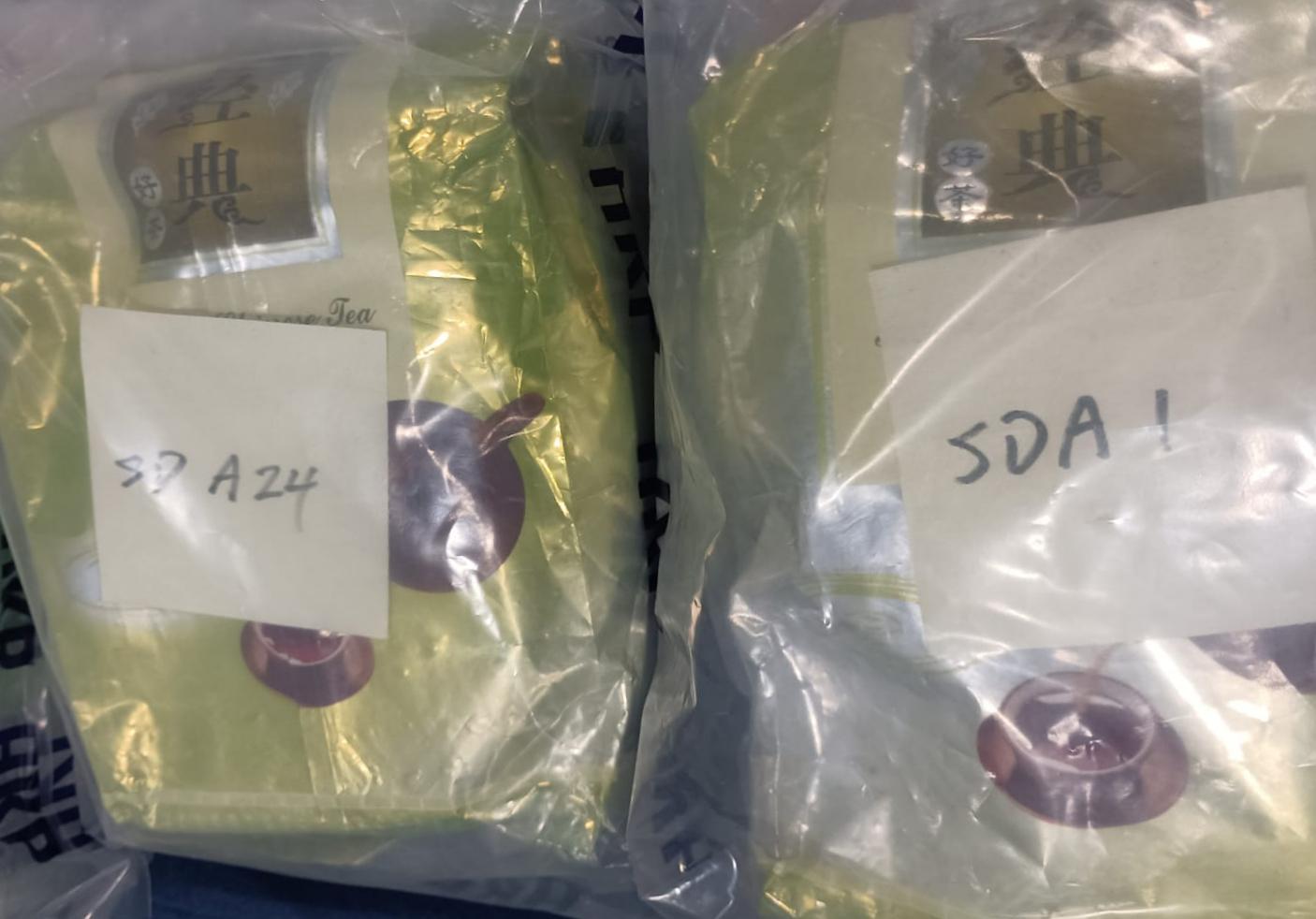 該批懷疑的冰毒放在膠箱儲存,以茶葉錫紙作包裝。