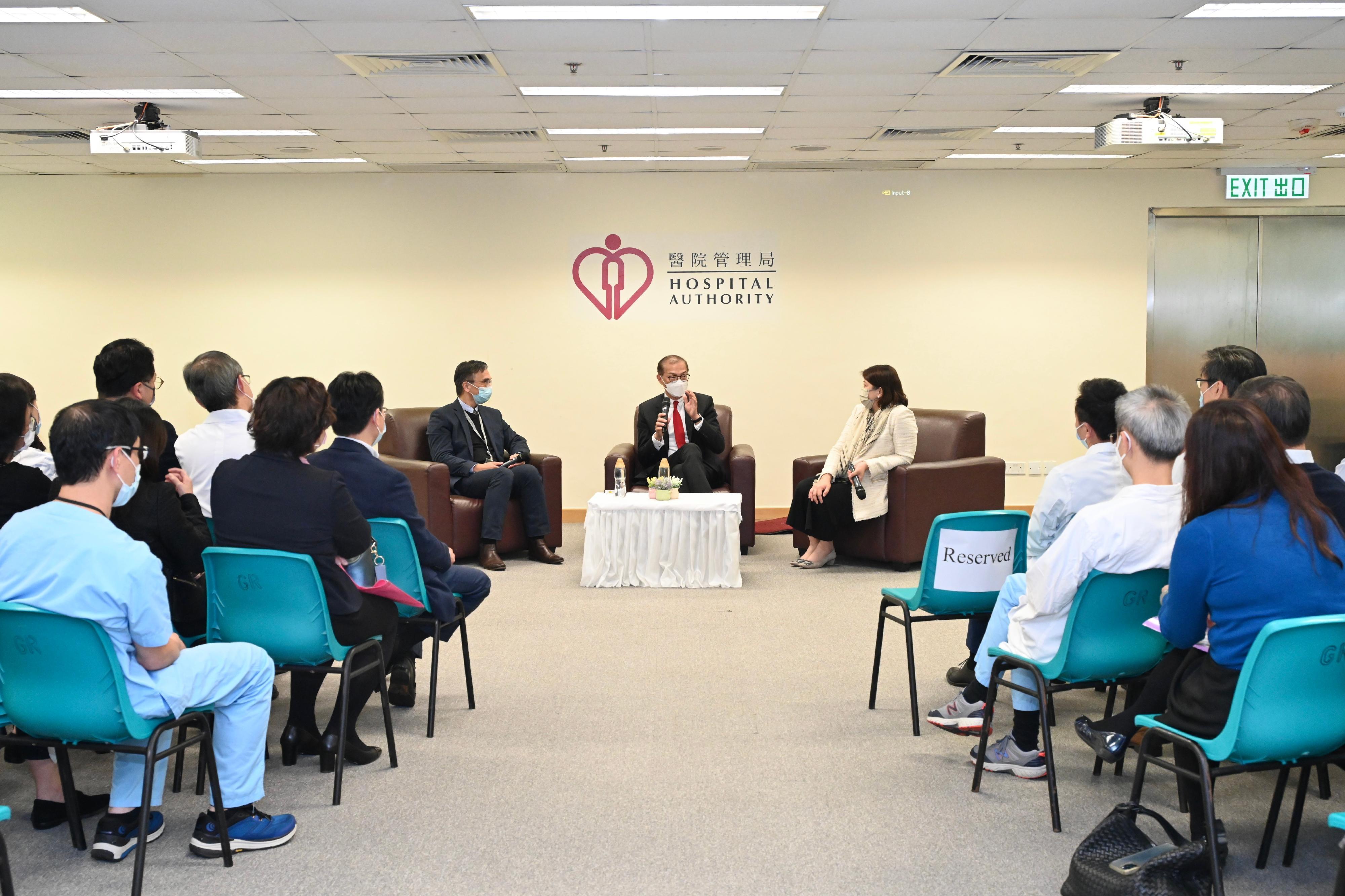 醫務衞生局, 盧寵茂, 屯門醫院