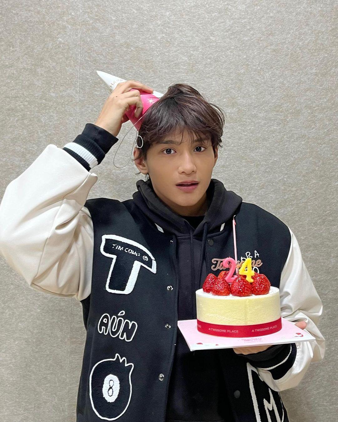 孖港仔隊友歎火鍋慶23歲牛一 Zayyan@XODIAC生日出PO勁吸20萬like | am730