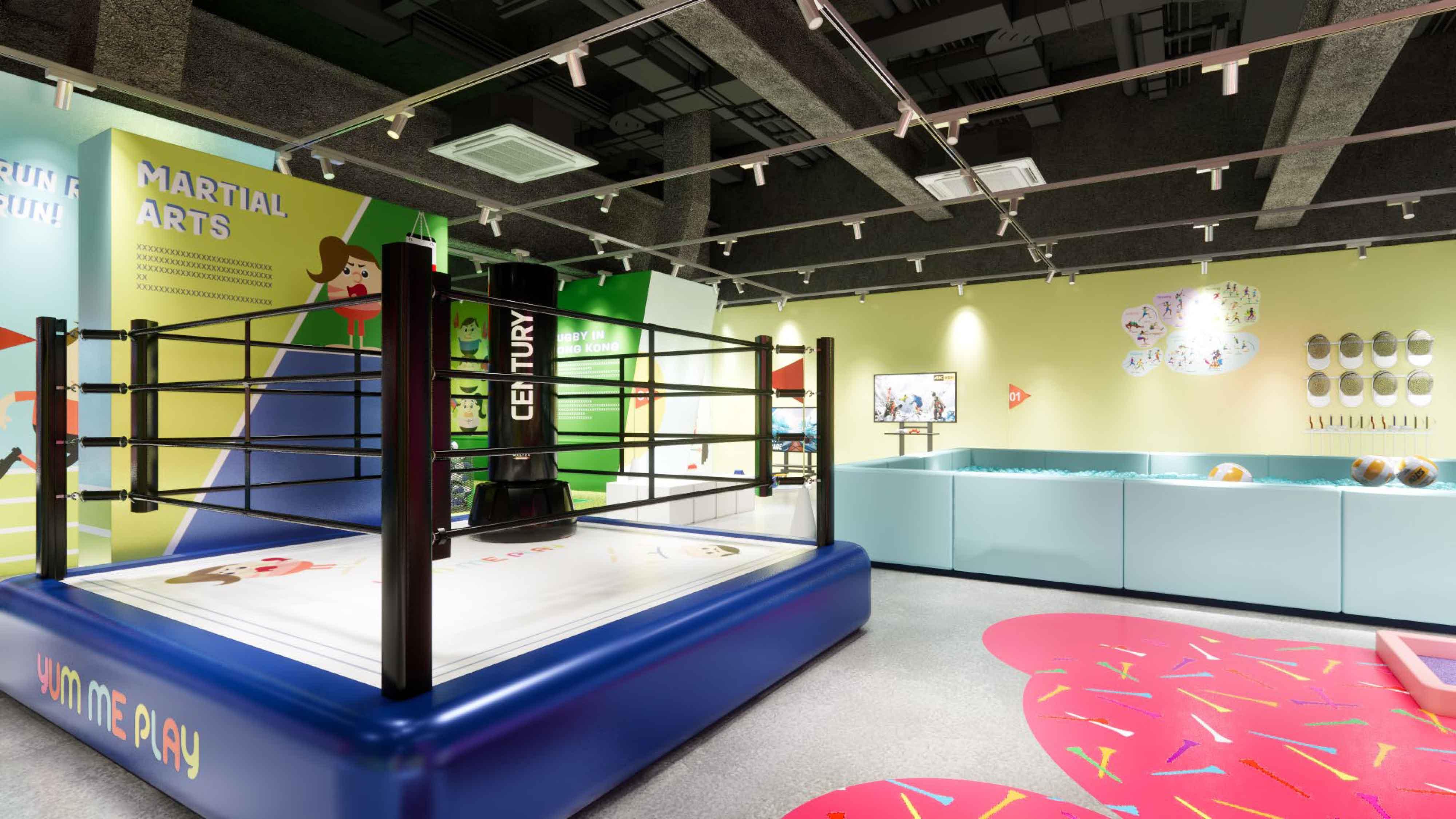 在拳擊擂台上,小朋友可以測試自己的速度和敏捷度,在沙包上盡量擊打最多閃燈,務求取得較高分數打破紀錄。