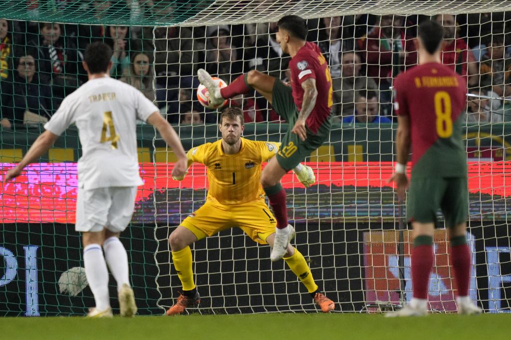 歐國外︱C朗起孖成國際賽史一入球王 助葡萄牙4:0大勝列支頓士登 (美聯社)