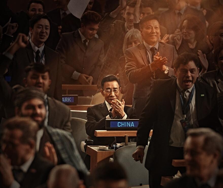 電影《流浪地球2》的主演之一李雪健因喉管手術導致聲帶受損，原聲十分模糊，劇組亦借助人工智能技術，對他的聲音進行修復。（圖片來源：官方劇照）