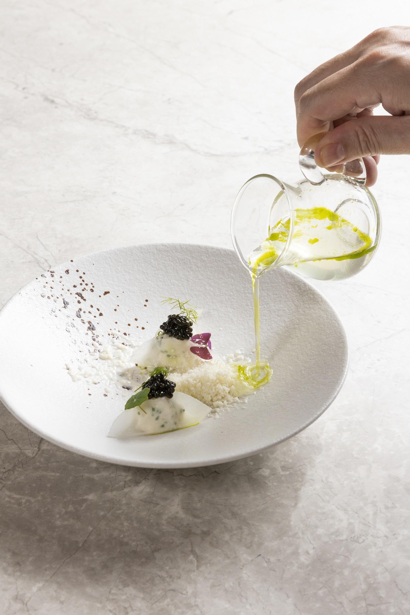 主廚Chris Chan加盟 1111 ONES 東西融會的驚喜之旅