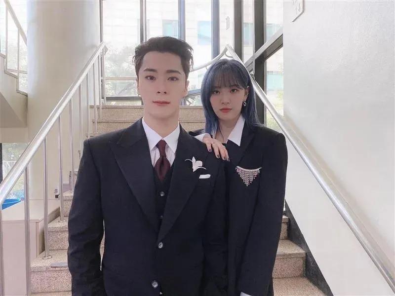 文彬與親妹文秀雅感情十分要好。(圖/翻攝自IG)