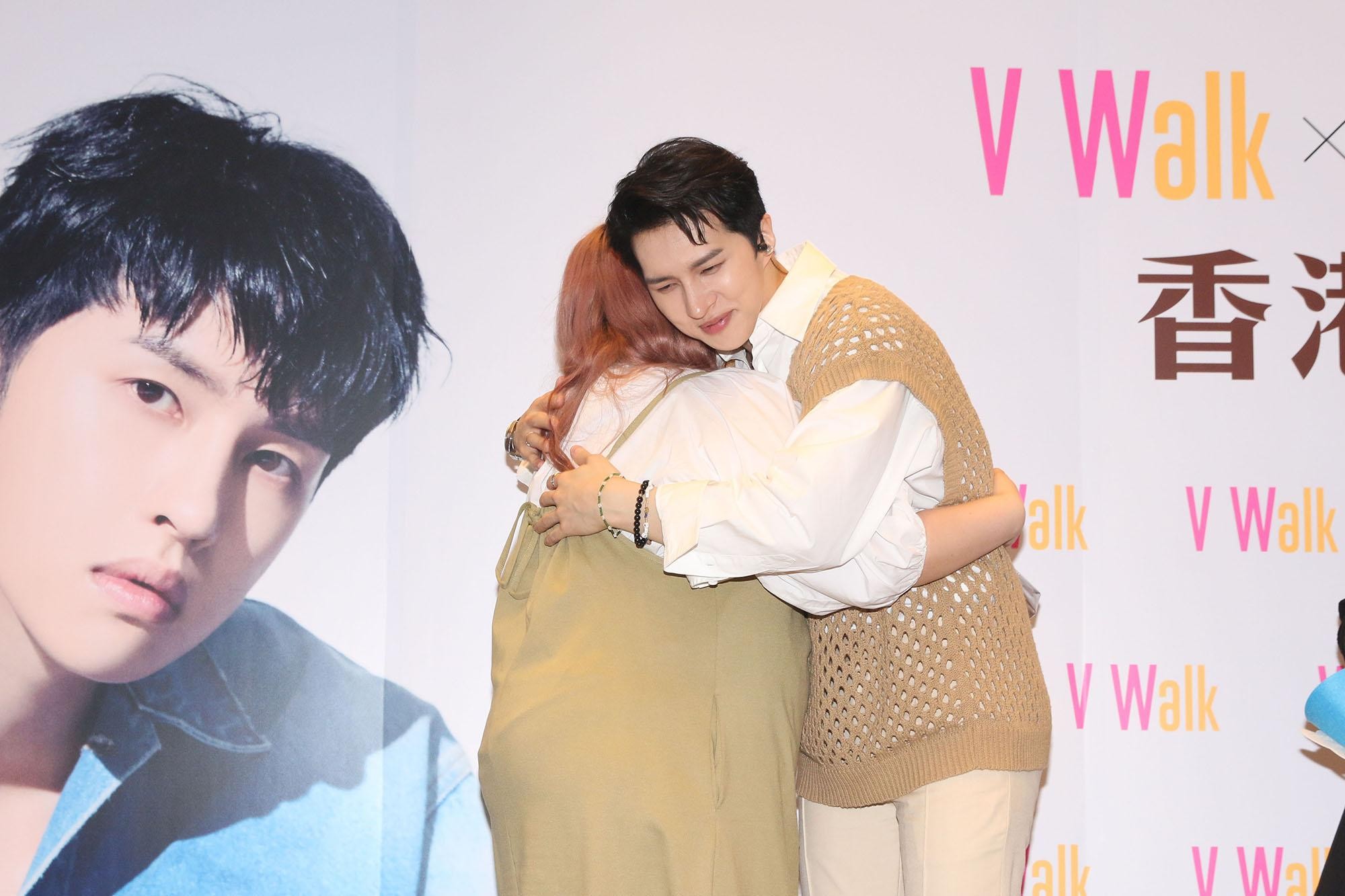 VIXX主唱KEN舉行香港簽唱會。