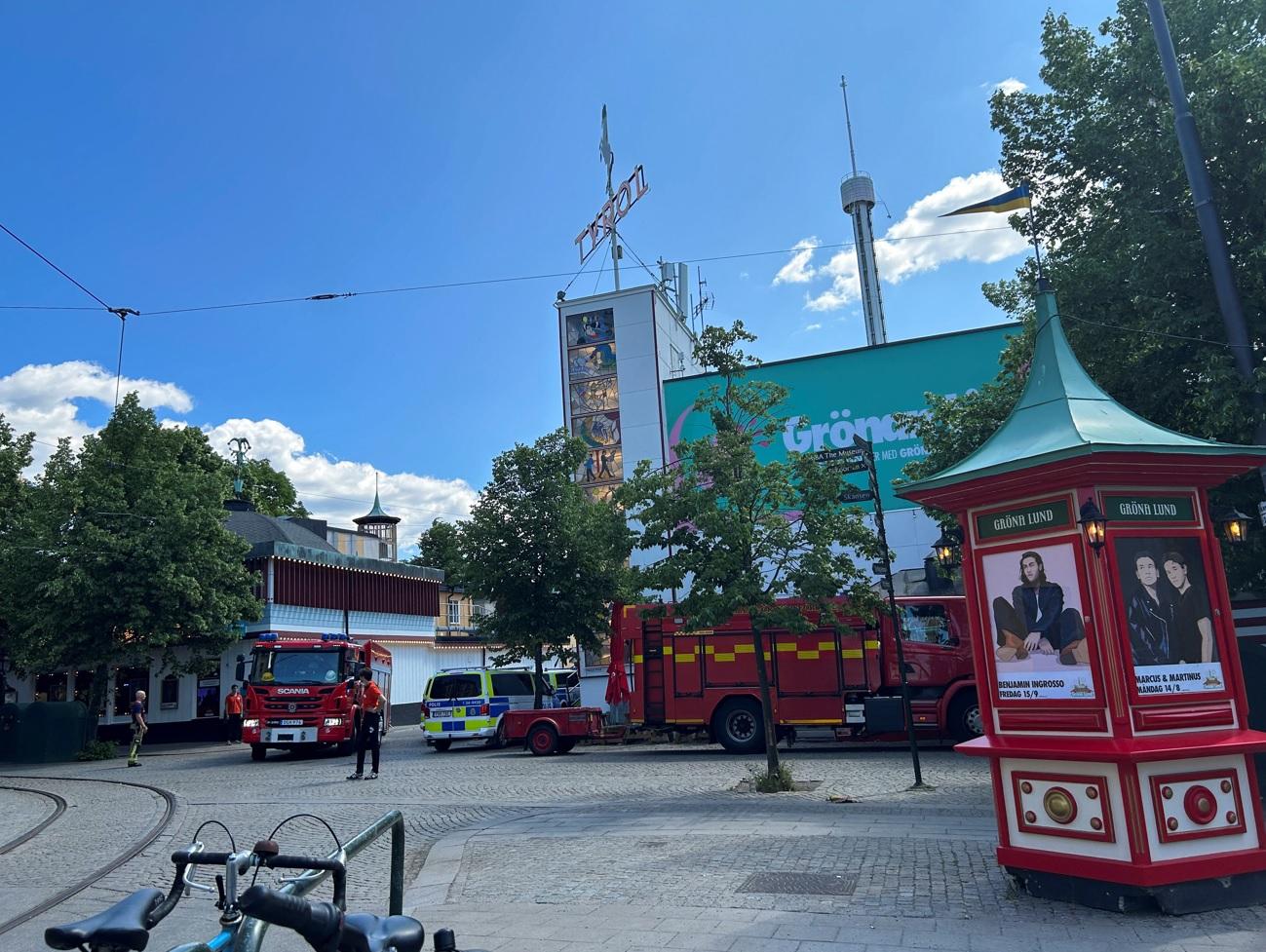 警員及消防到場。(路透社)