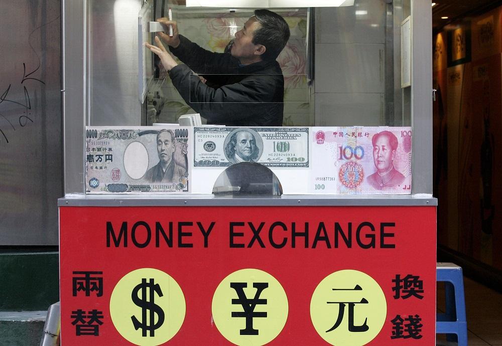 人民幣已逾十五年低水平 (資料圖片)