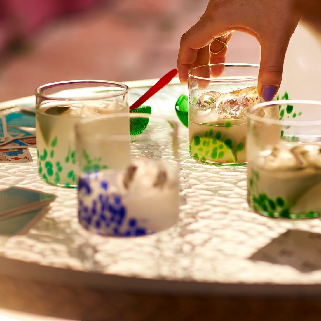 ÖMSESIDIG水杯(原價$149.9、特價$79.9):水杯既典雅又永恆,用於節慶活動或家居日常也很合適,簡易又輕鬆地作餐桌佈置。