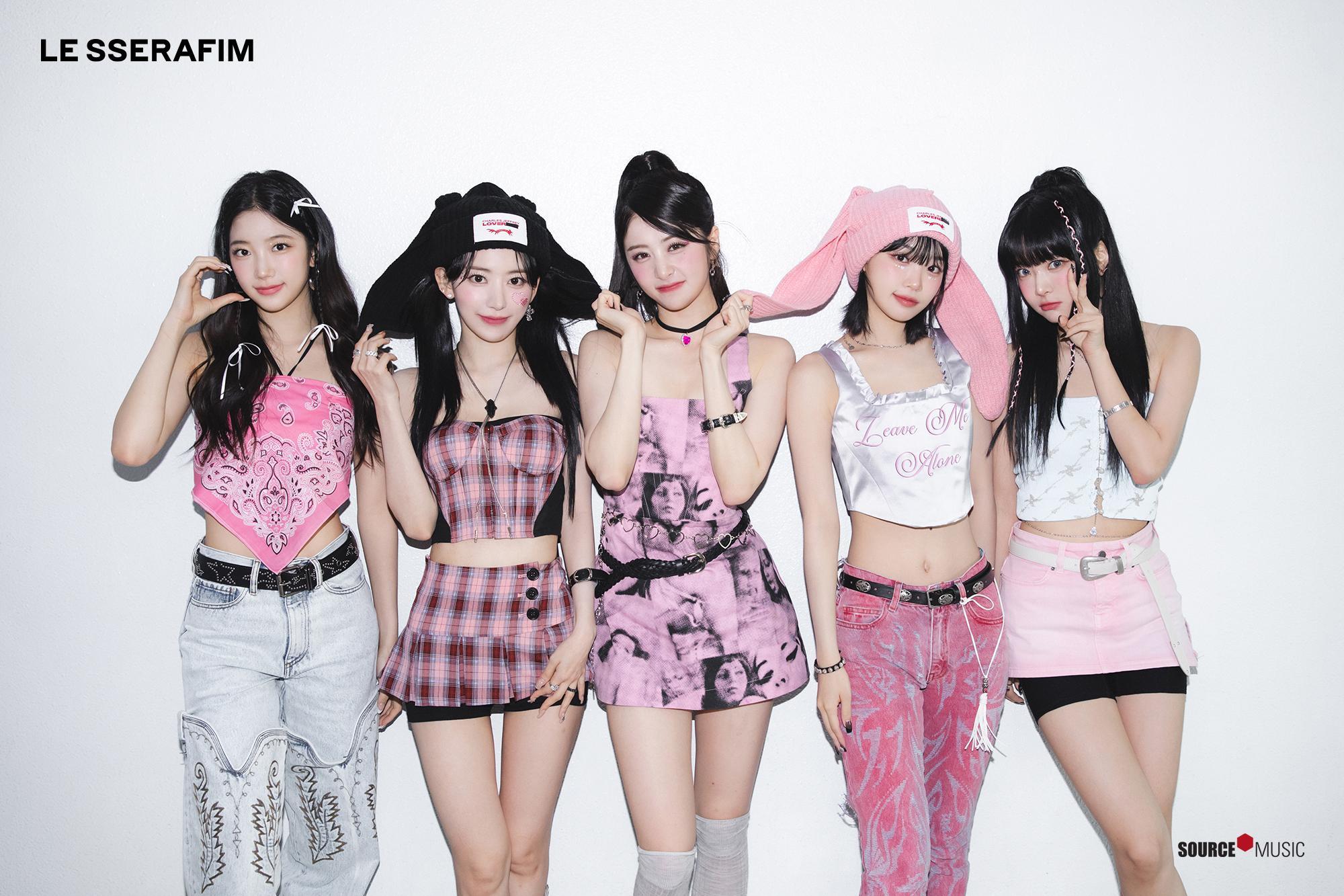 以宮脇咲良(左二)為首的LE SSERAFIM,去年5月出道,在國際樂壇愈撈愈掂。