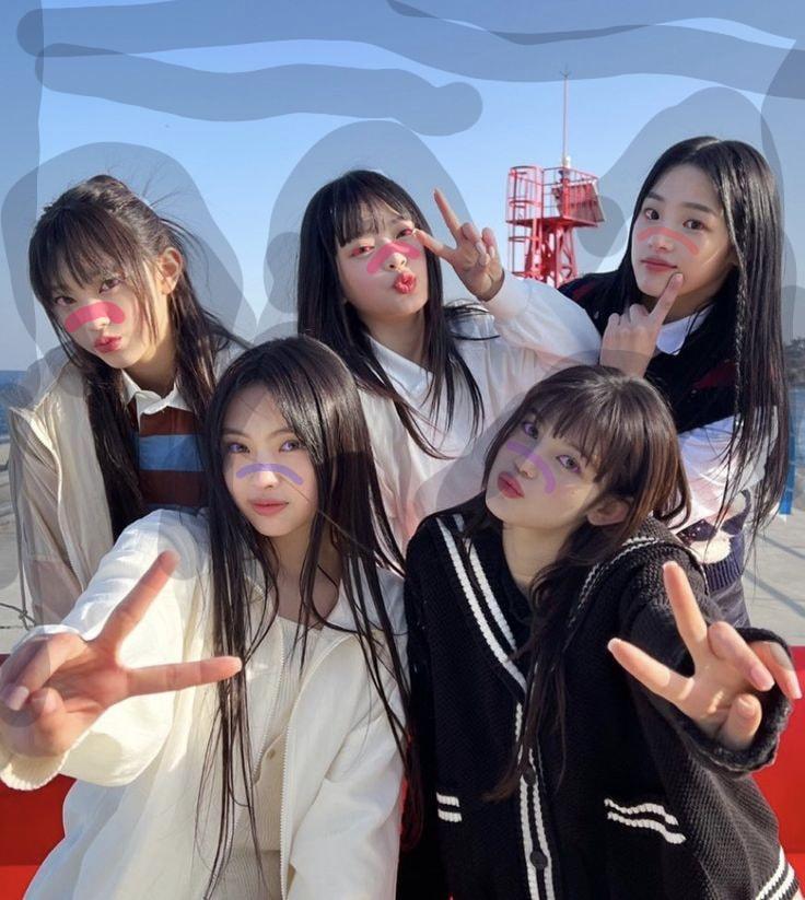 由SM娛樂前創意總監閔熙珍打造的NewJeans,被譽為K-Pop女團中的清泉,是去年樂壇新人王。