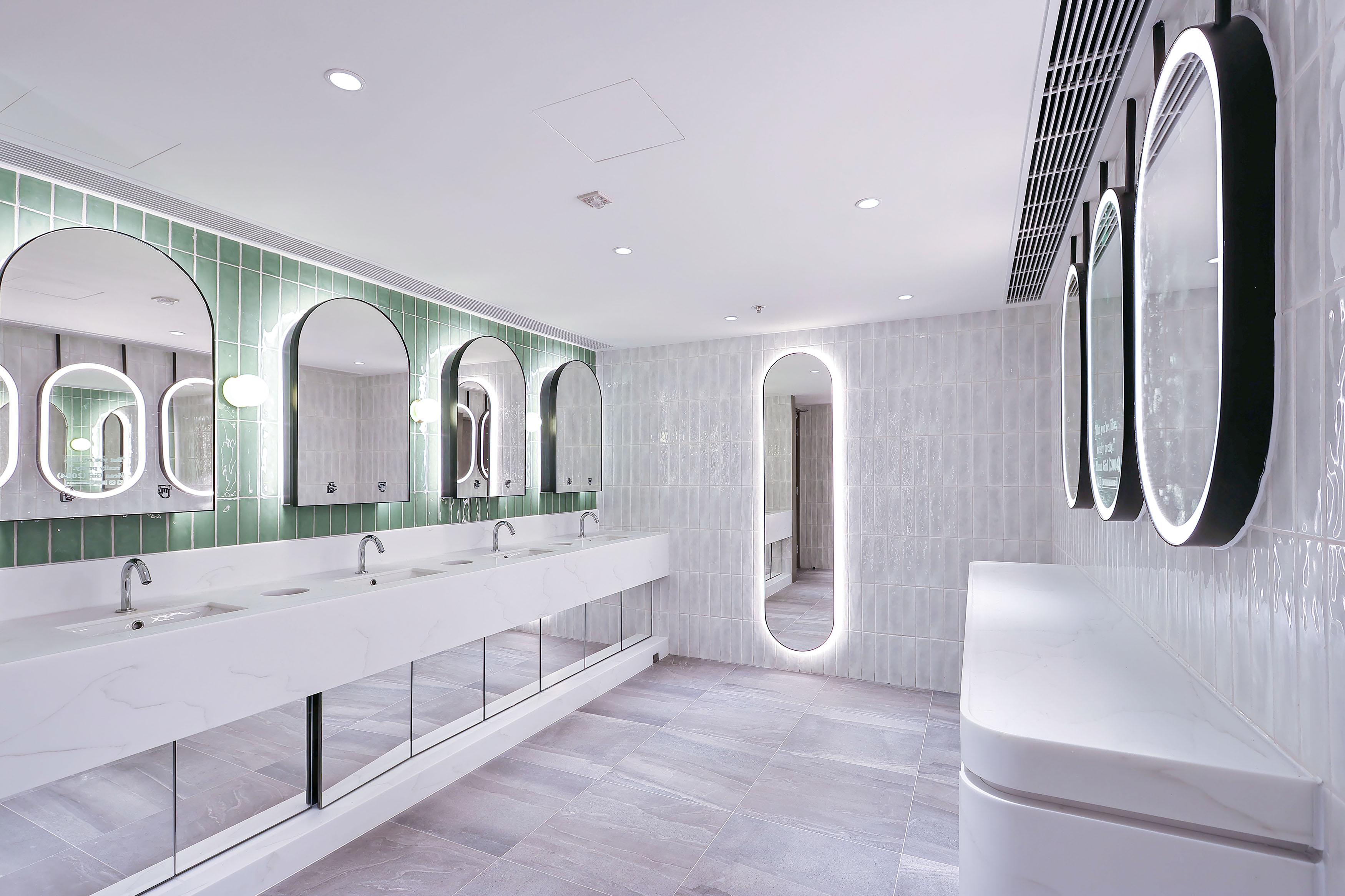 《英皇戲院Plus+(大圍圍方)》是大圍首間戲院。