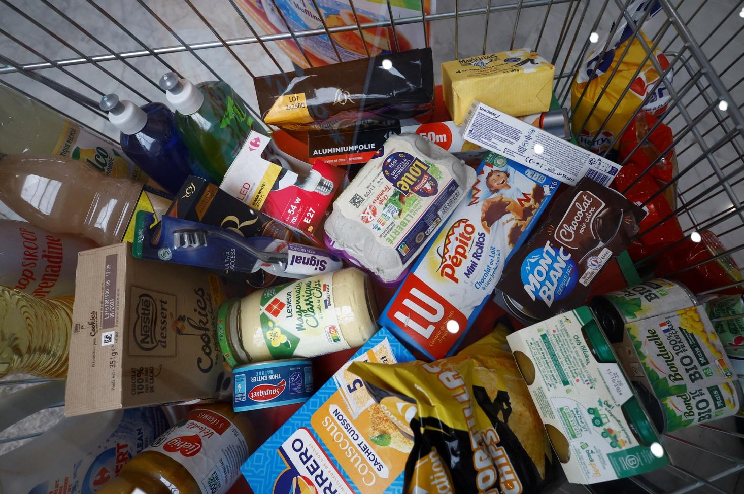 巴黎家樂福超市貨品。(資料圖片)