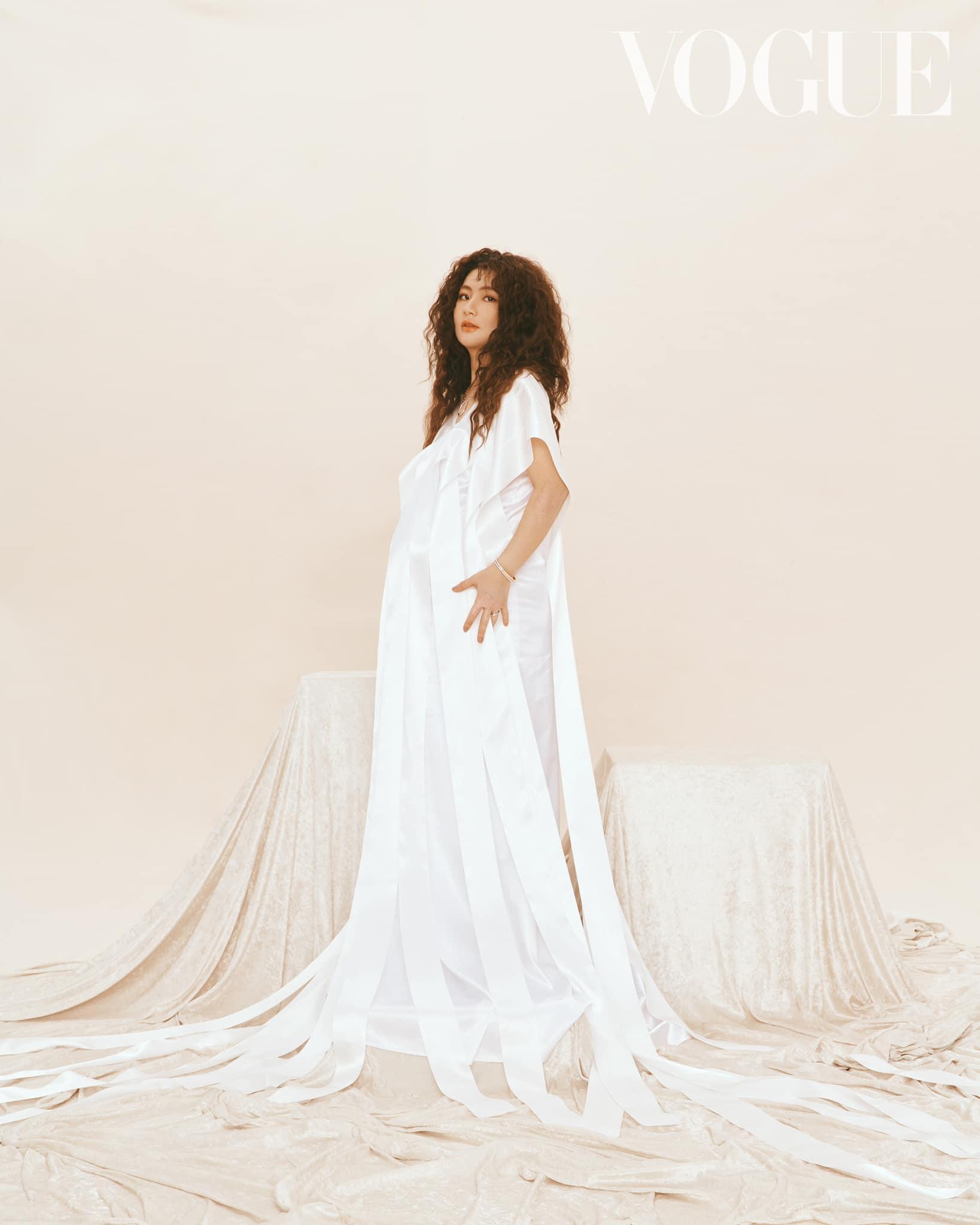 Selina任家萱誕小腰果後 回帶曬大尺度懷孕照露肚皮(Selina任家萱 IG)