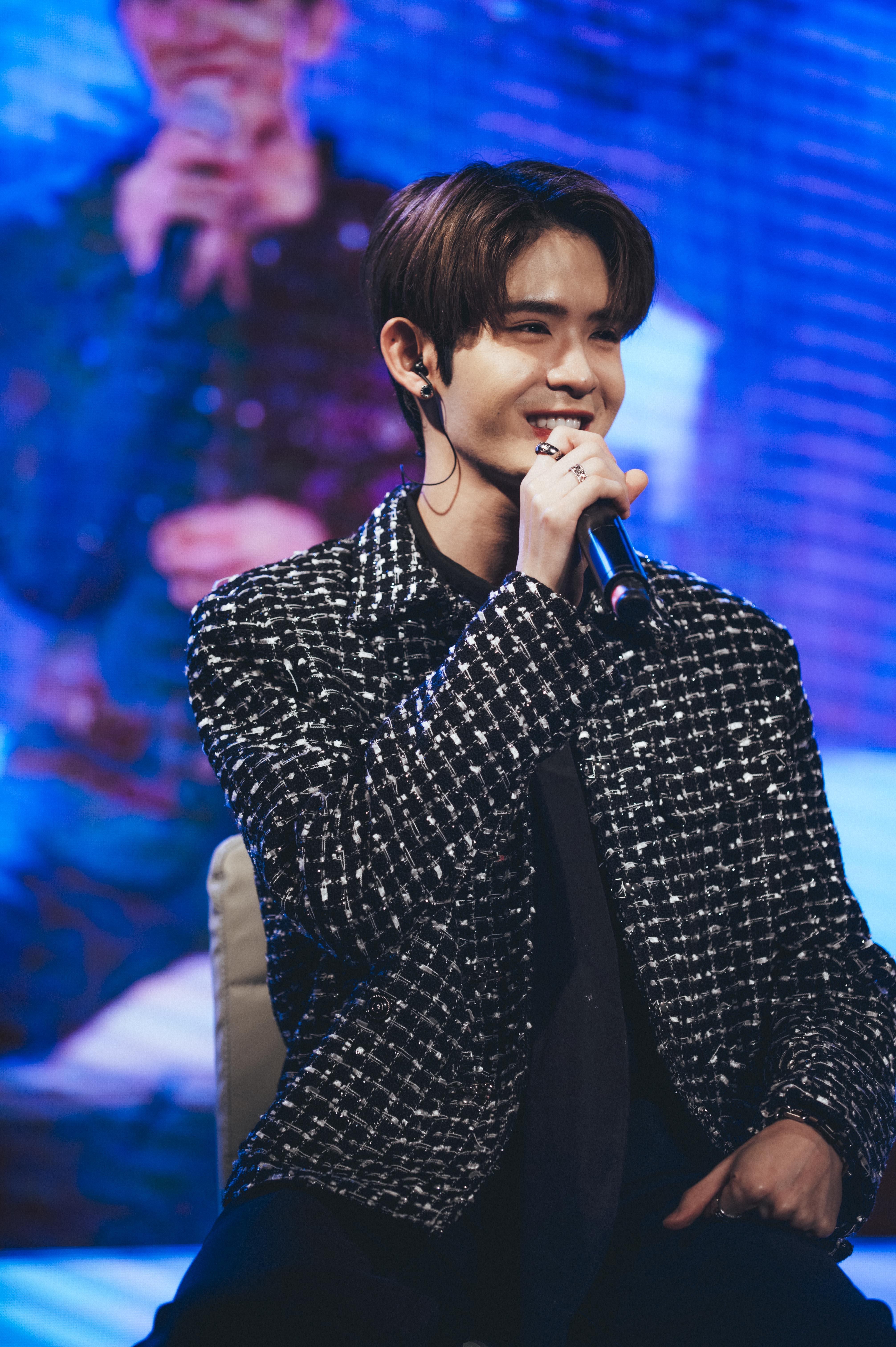 James(Supamongkon Wongeisut)