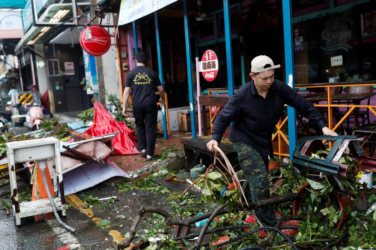 墾丁災情。(路透社)
