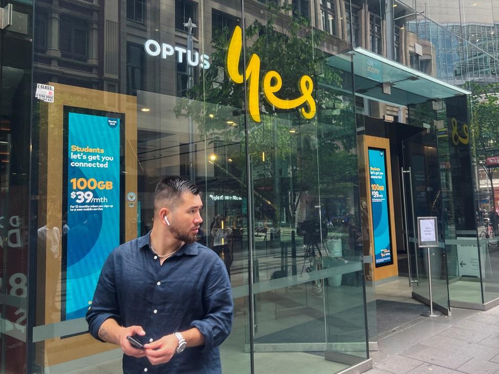 斷網｜Optus固網、手機及上網服務一度中斷。(路透社)