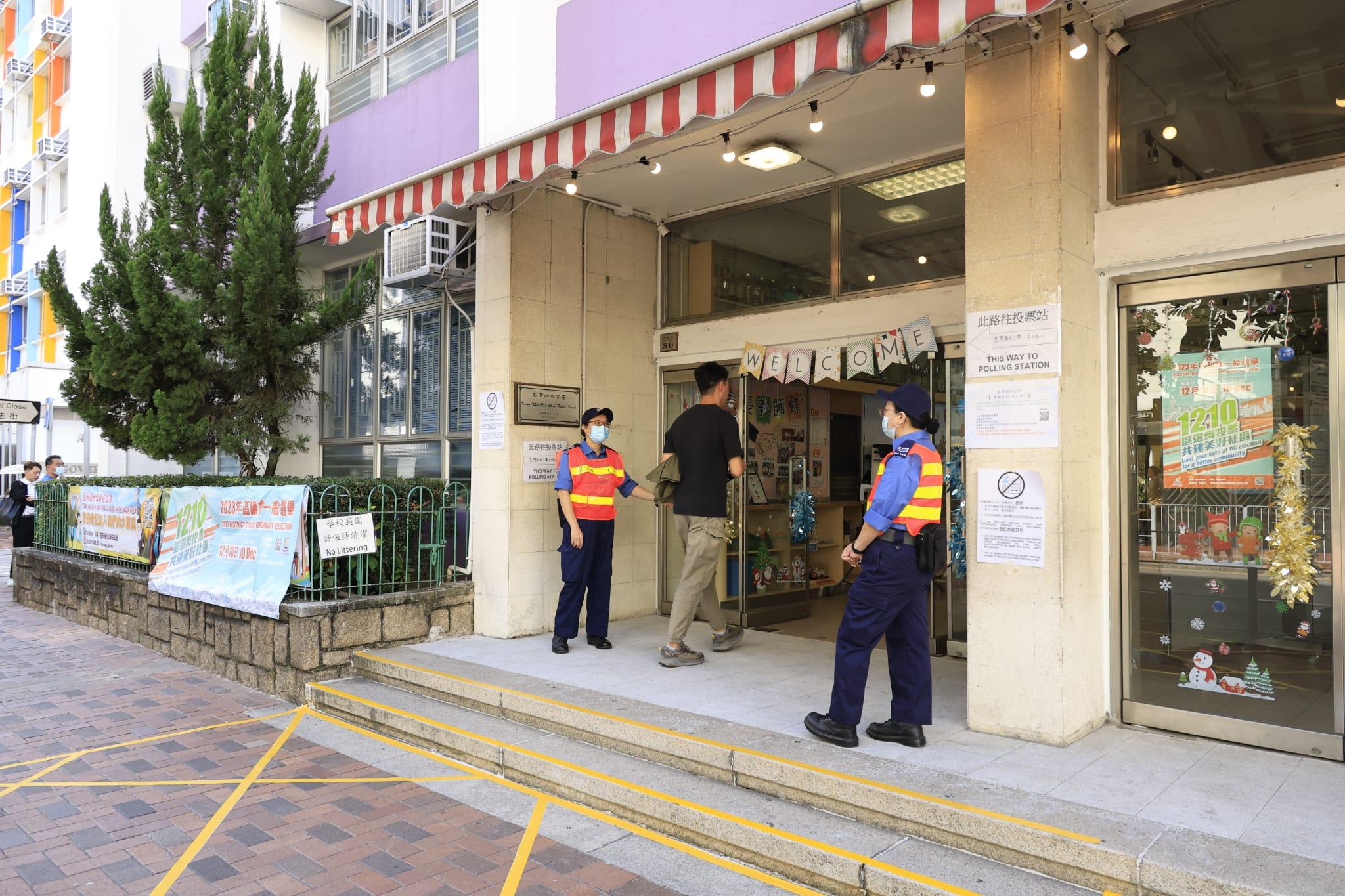 區議會選舉2023|區選今日投票 首一小時13.5萬人投票 投票率3.12% (林俊源攝)
