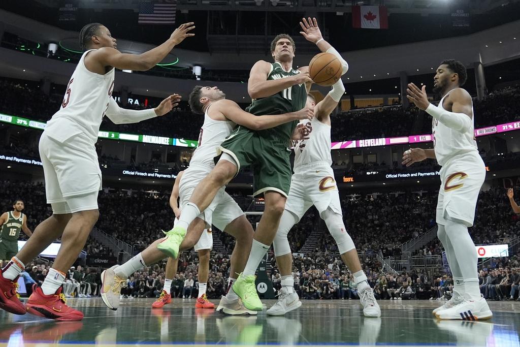 公鹿10分擊敗騎士。(美聯社)