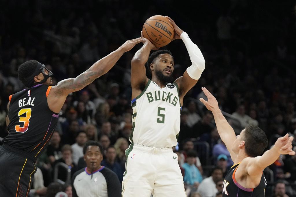 太陽以114:106擊敗公鹿。(美聯社)