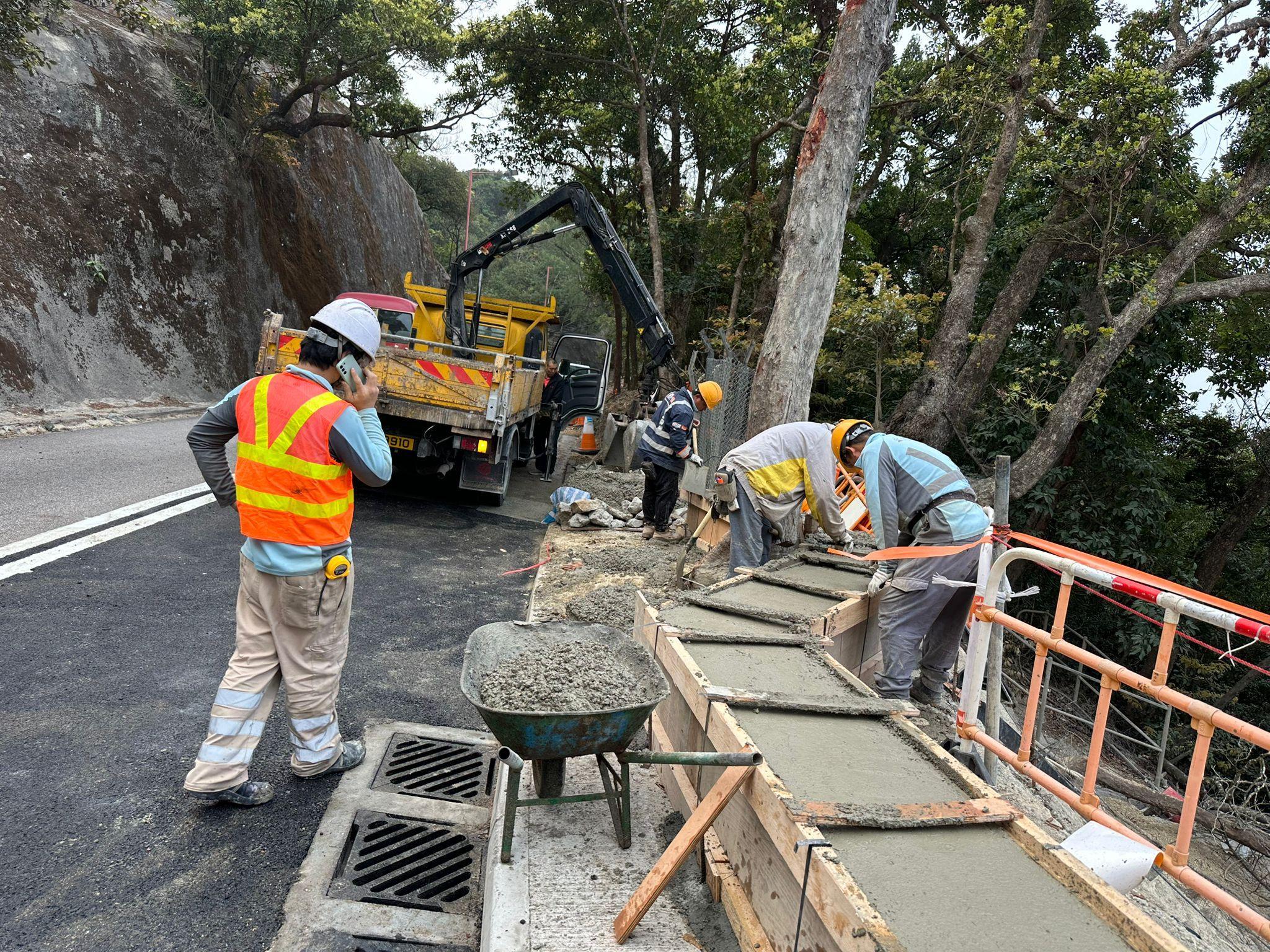 世紀暴雨期間下陷 石澳道完成搶修恢復兩線行車 | am730