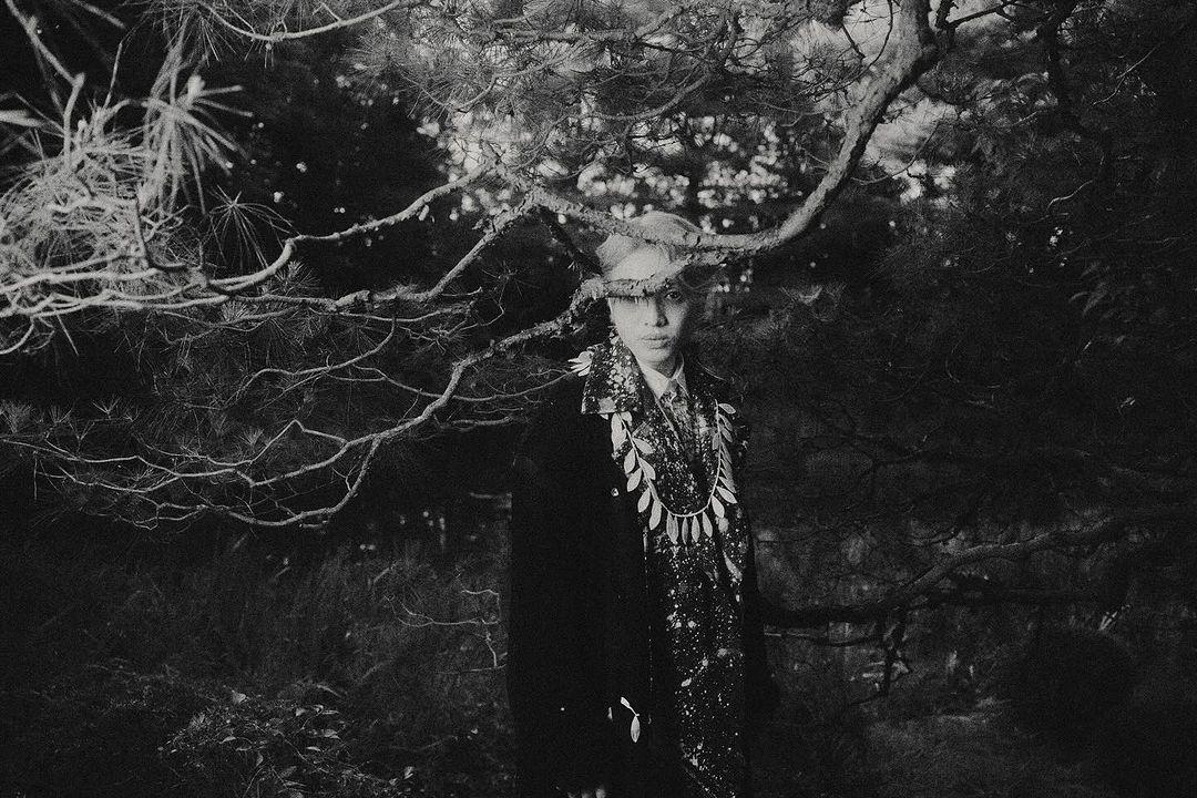 Jer柳應廷特地往日本取景,為黑膠唱片《I am the I》拍攝相集。