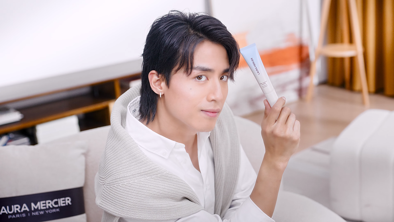 廣告以第一身貓貓可愛視角出發,帶領粉絲近距離窺探AK無瑕底妝的秘密。