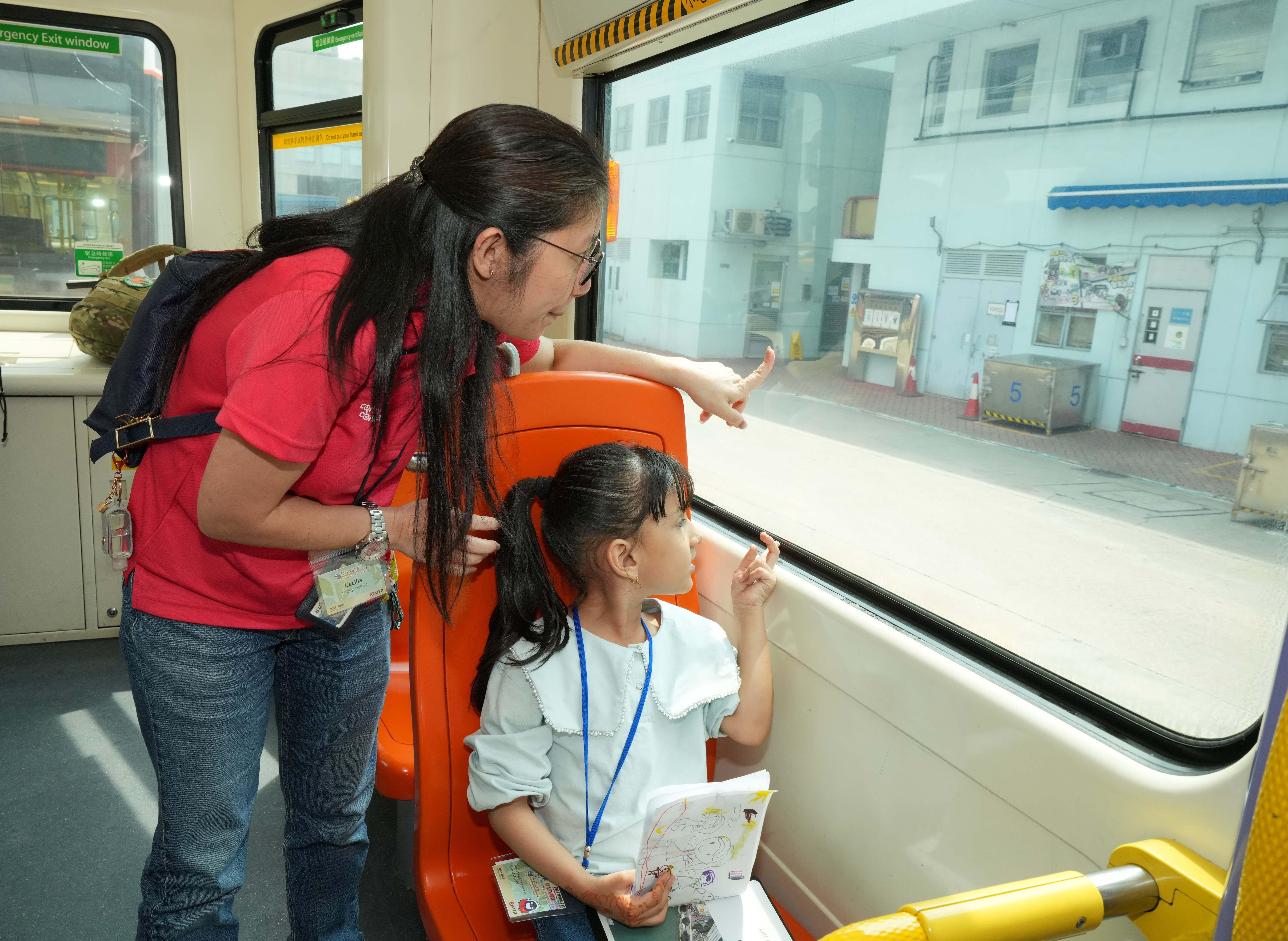 輕鐵遊樂屯 - 輕鐵專列