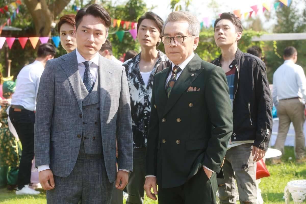 姜大衛經常在劇集中飾演富豪、院長等角色,現正熱播的《逆天奇案2》中,他特別演出飾演黑幫龍頭老大賀堅,甚有壓場感。(圖片來源:TVB劇照)