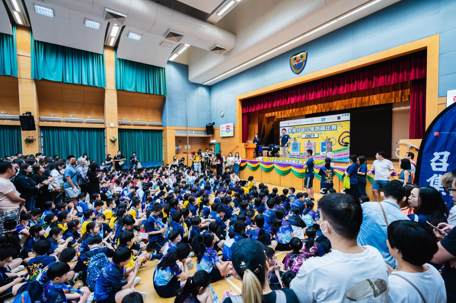 香港專業花式跳繩學校創辦人文家駒(Kelvin Man)表示,全港分區小學跳繩比賽由2015年開始舉辦,明年將會是10週年,相信參加人數不斷上升,更透露明年啟德體育園啟用,希望可以移師到啟德體育園舉辦比賽