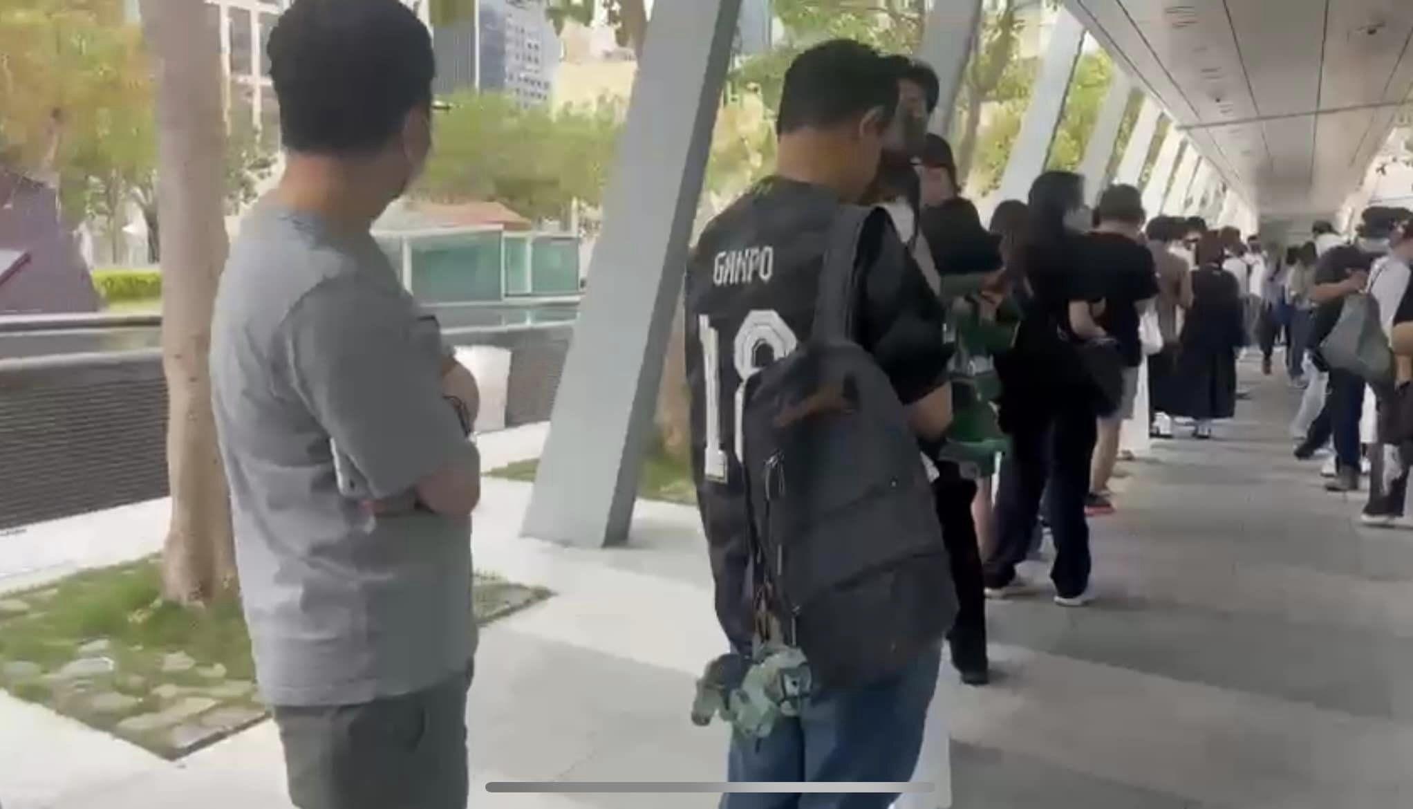 「挽肉と米」開業吸引不少人到場排隊試食。(FB@黃傑龍 Simon - 窮富翁 好人好事)