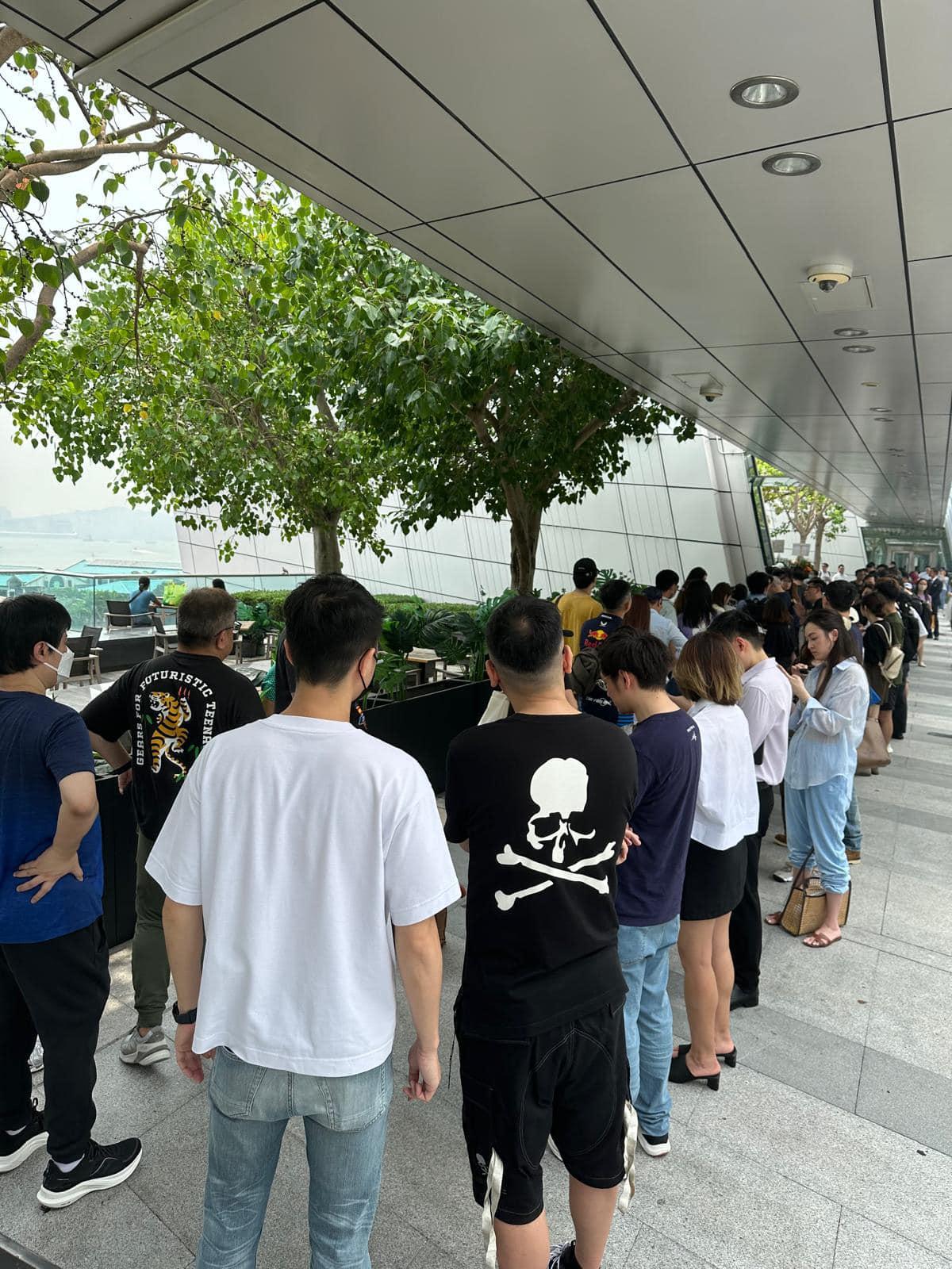 「挽肉と米」開業吸引不少人到場排隊試食。(FB@黃傑龍 Simon - 窮富翁 好人好事)