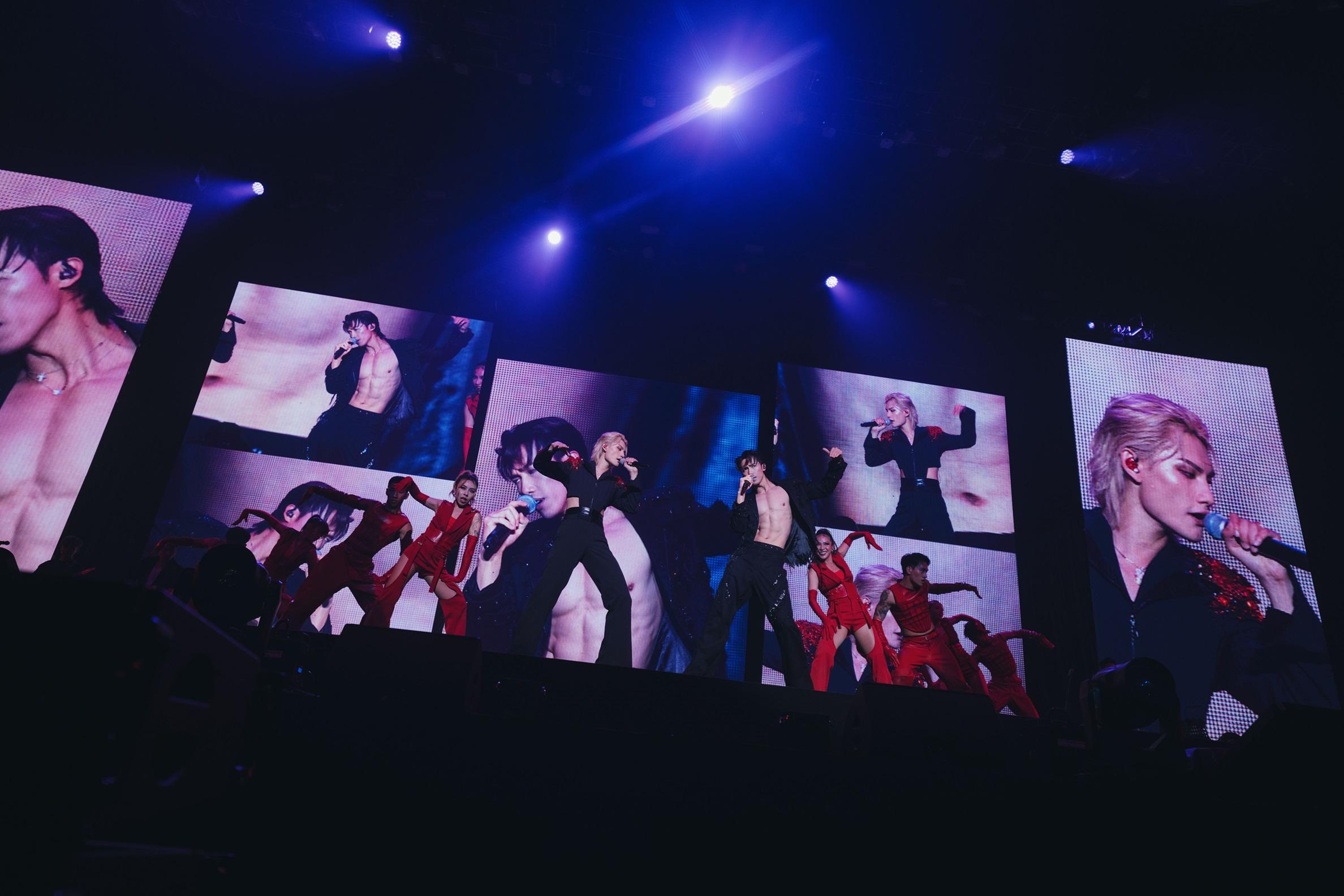 MIRROR世界巡唱《MIRROR FEEL THE PASSION CONCERT TOUR 2024》來到澳門最終站。