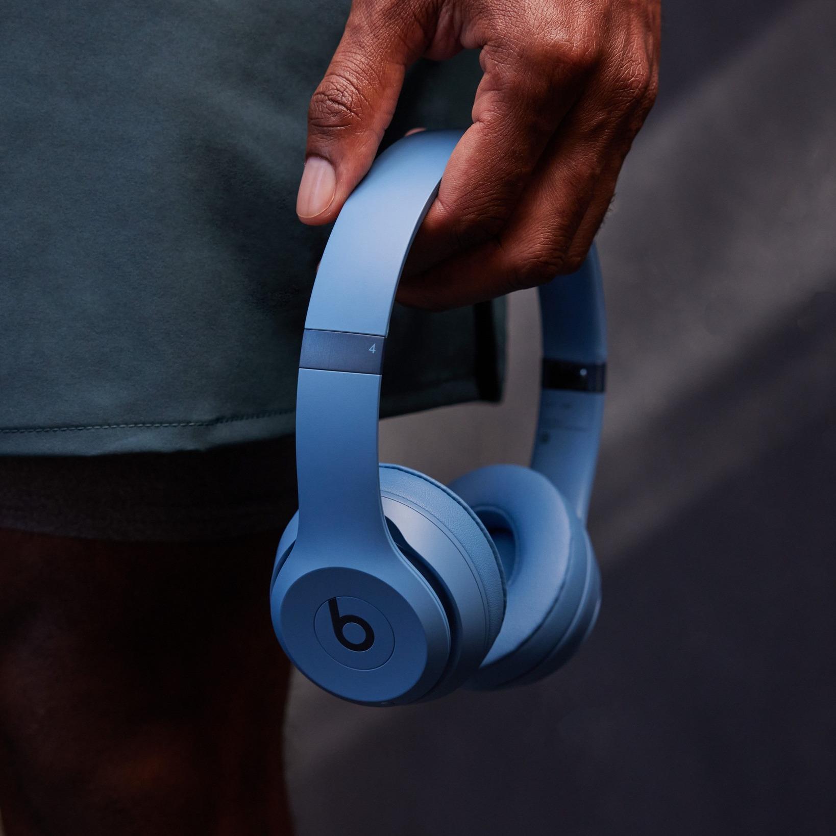 Beats Solo 4暫時只推出啞光黑、石板藍色及雲彩粉3種配色。