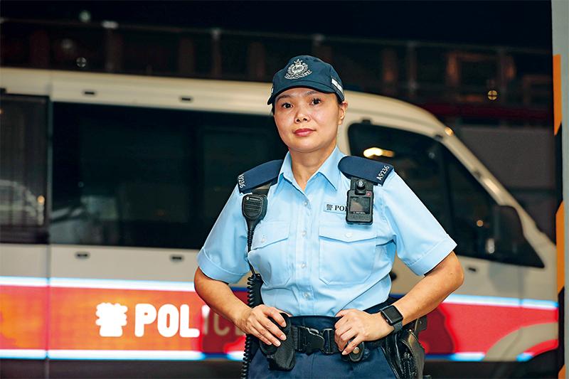 47歲的Fanny毅然投考輔警。