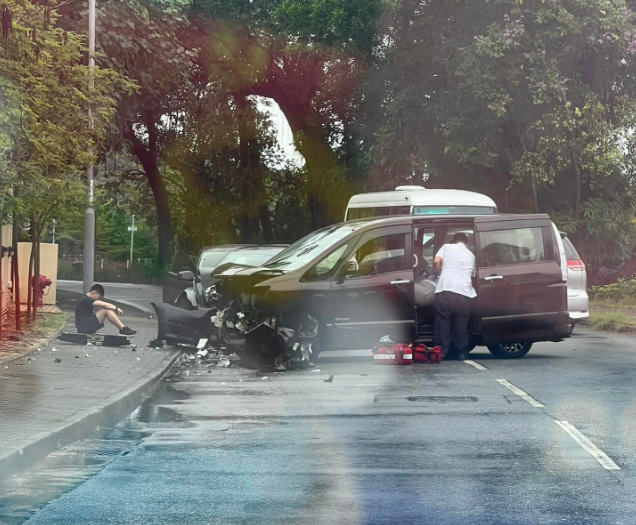 大埔三門仔兩私家車相撞(fb大埔人大埔谷)