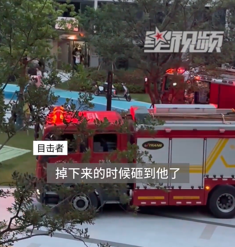 杭州大火住客露台逃生,消防車在現場救援。(網上截圖)