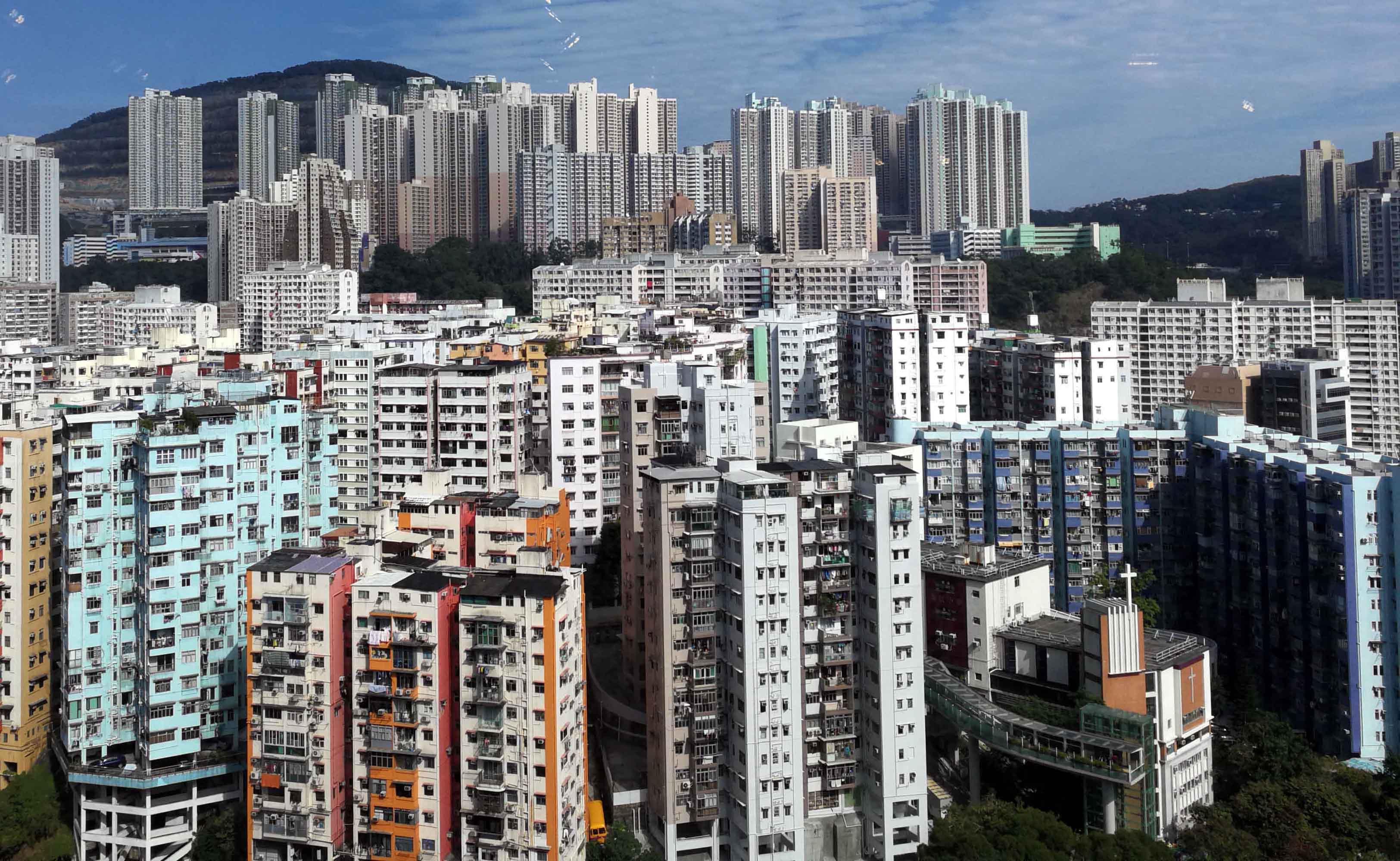 政府撤銷樓市辣招4個月,本港5月份樓價再度回落。(資料圖片)