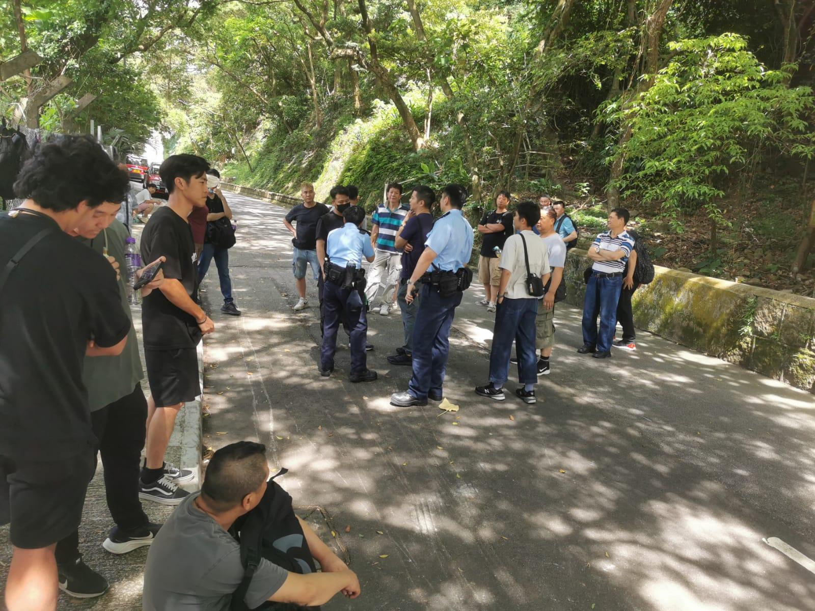 港島西半山寶珊道28號地盤項目,一批玻璃幕牆工人不滿被拖欠薪金(香港建造業總工會圖片)