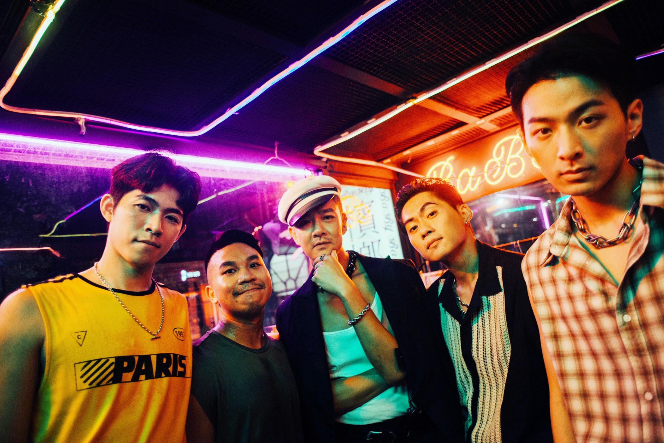 藍奕邦赴台與「四子」鍾岳軒、陳威銘、劉大澄及阿元拍MV。