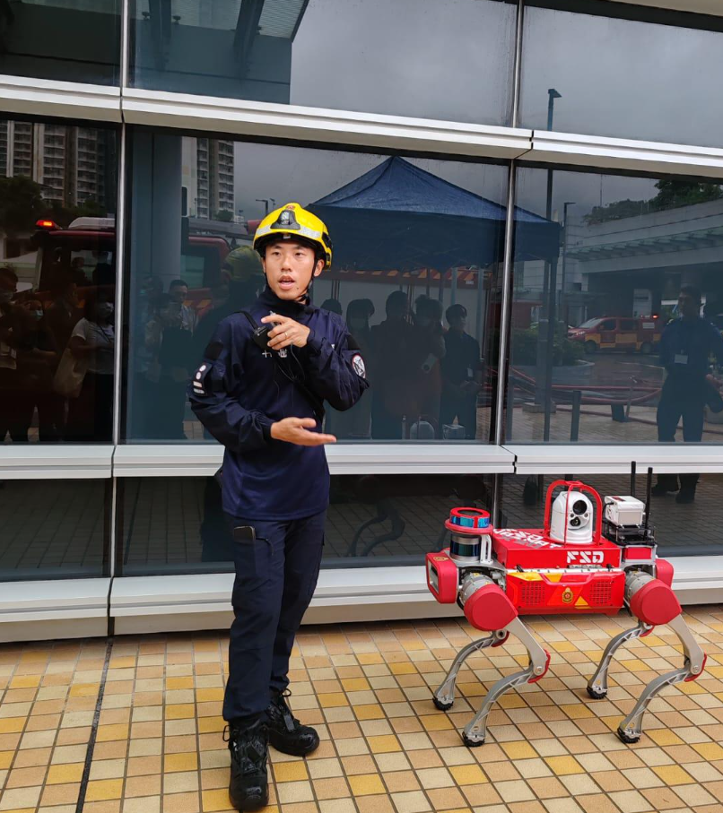 北大嶼山醫院舉行跨部門事故演習,模擬數名疑犯於醫院營救一名正在接受治療的同黨,並以利器及化學物品襲擊其他病人,使多人受傷。(警方提供)