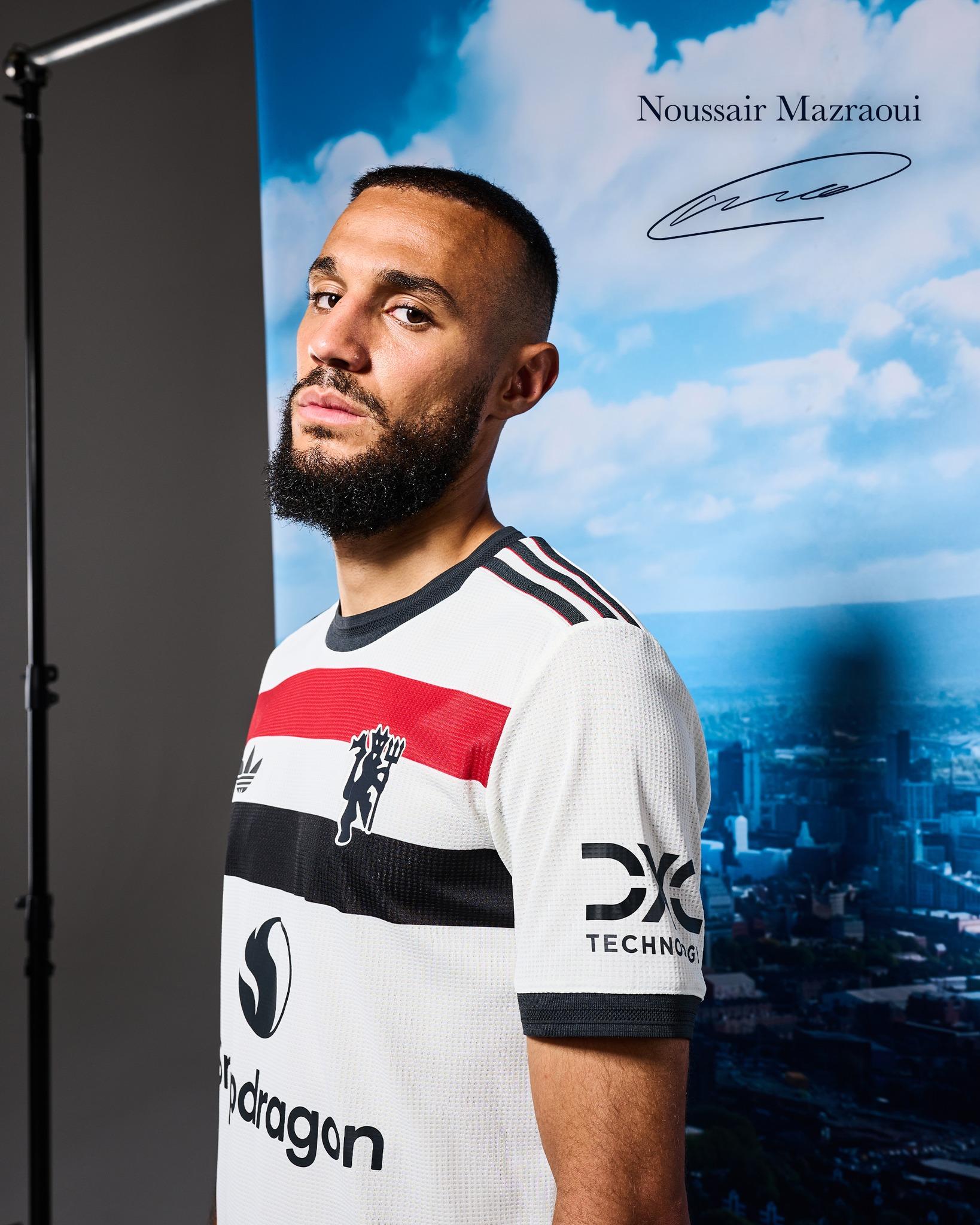 馬薩奧利(Noussair Mazraoui)是摩洛哥國腳,司職右閘或左閘。(曼聯FB)