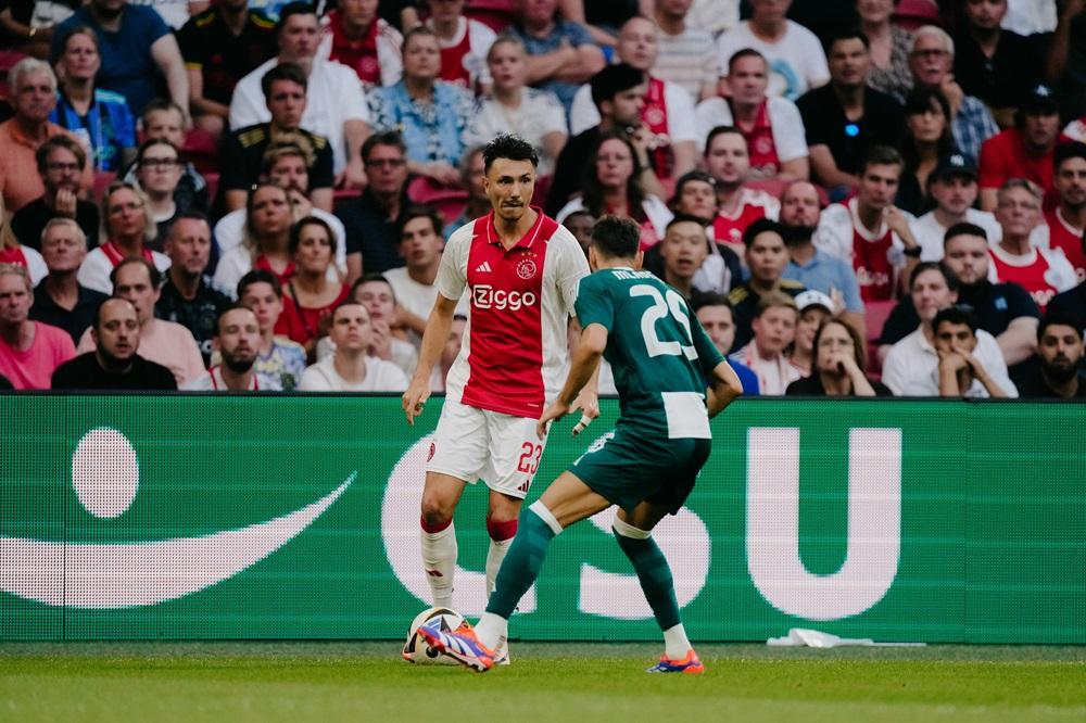 阿積士12碼射贏彭拿典奈高斯。(阿積士X)