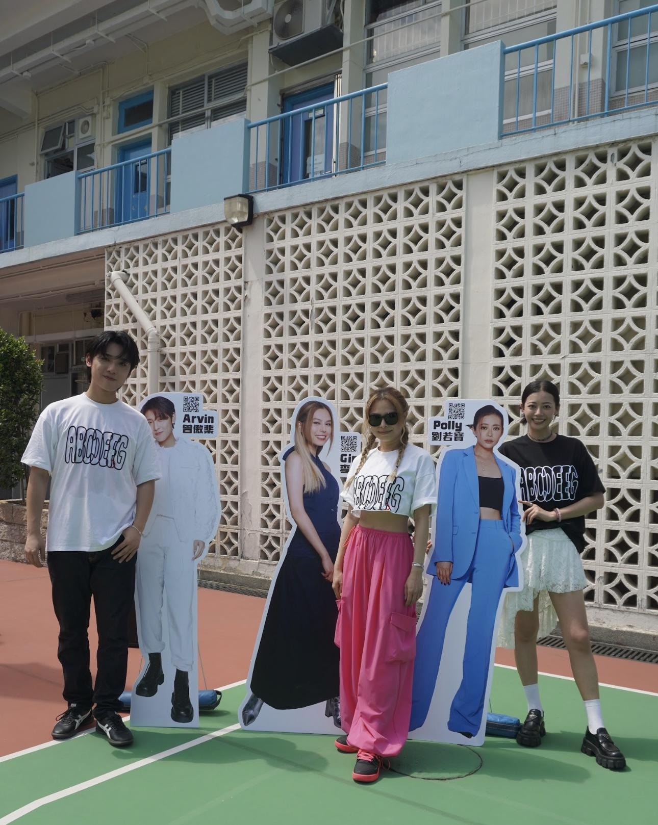 Gin Lee、曾傲棐首站到九龍塘真光中學進行羽毛球比賽。