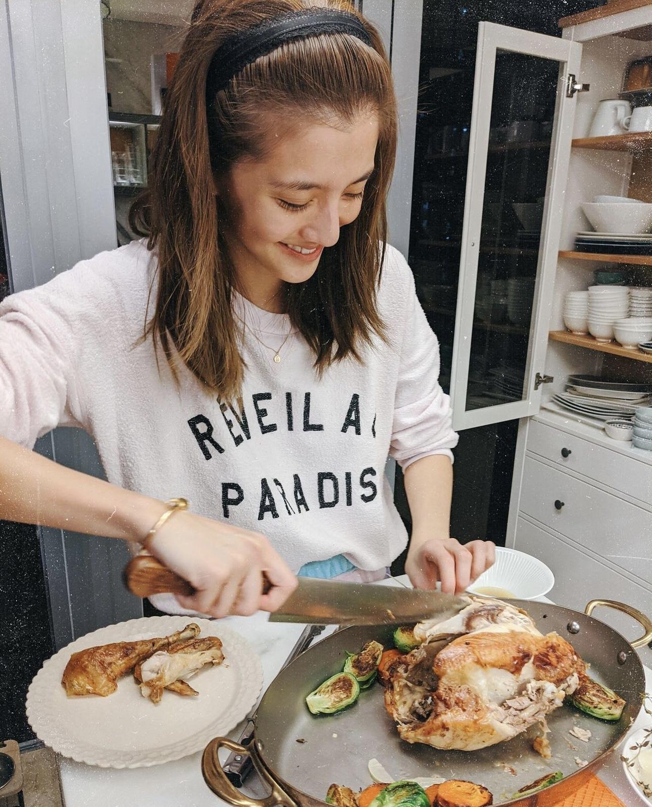 有網民就指Grace的素顏樣與吳千語撞樣。