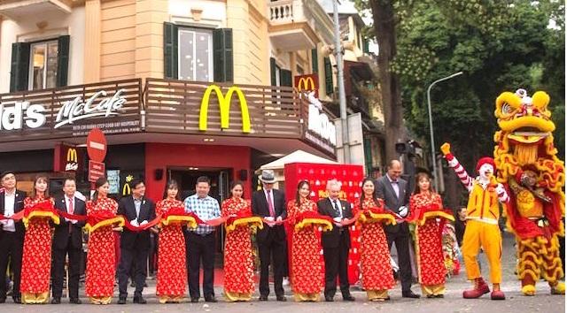 越南首都河內第一間麥當勞門市於2017年開幕。(資料圖片)
